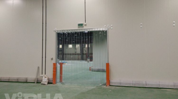 Cold Storage PVC Strip Curtains pvc strip curtains are economical, saves energy and improves the efficiency of refrigeration, cold storage facilities