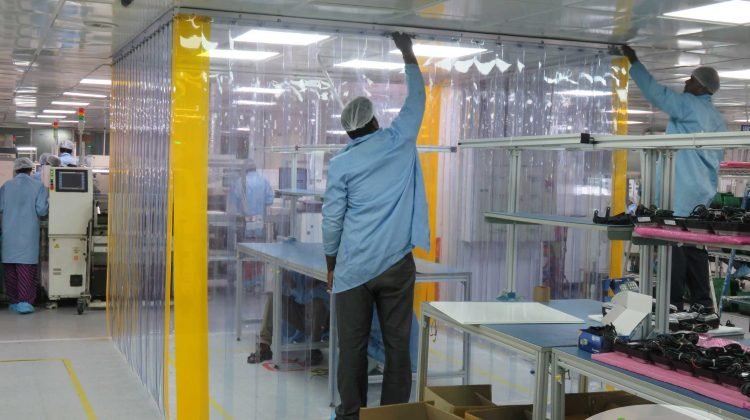 Soft wall pvc strip curtains isolate the clean room from the ambient environment