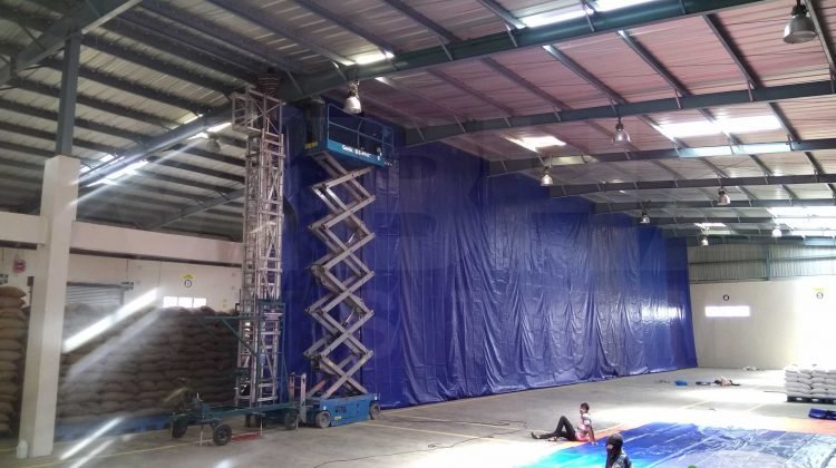 Warehouse Divider Curtains provides a wide selection of Industrial Curtains and Warehouse Curtains. Our Industrial Curtain Walls & PVC Strip Curtains