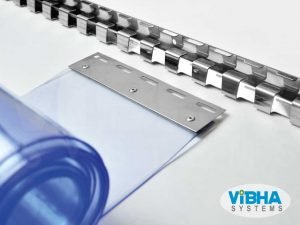 transparent-pvc-strip-curta